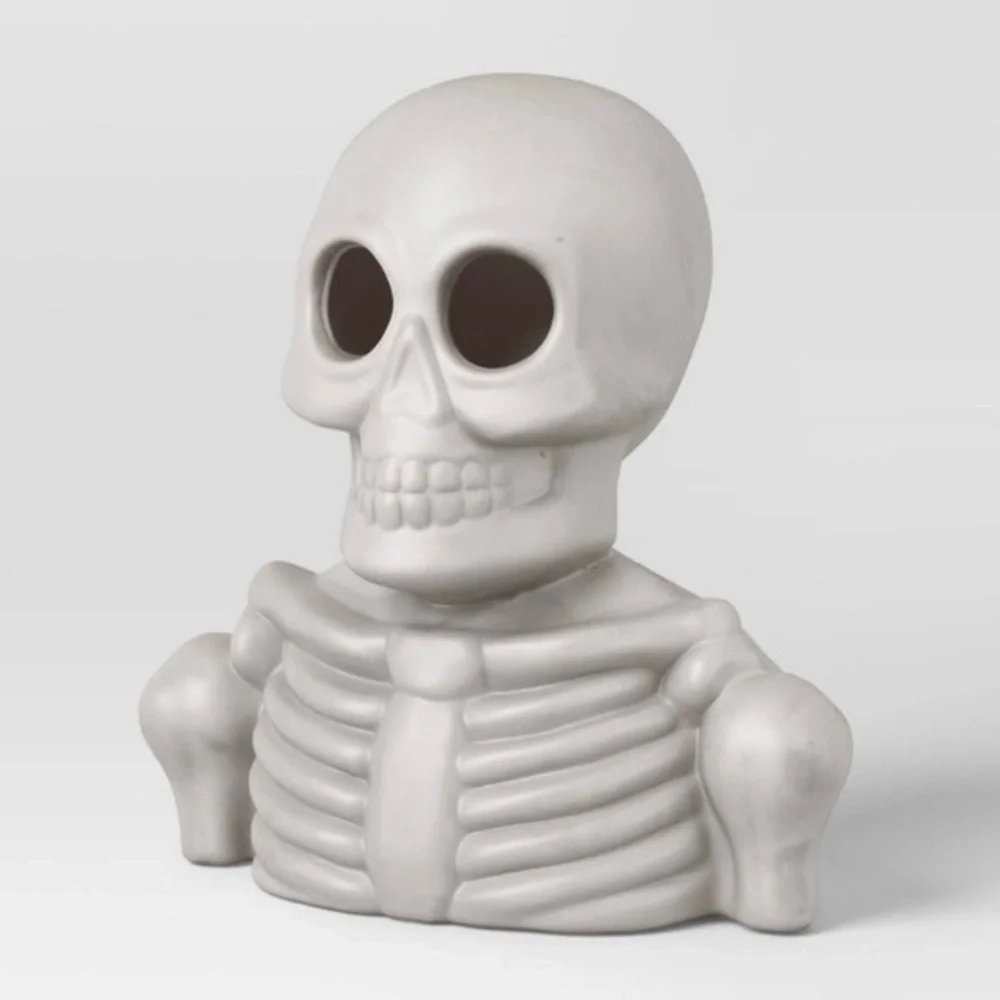 NWT. HYDE & EEK! Skeleton Bust Light Up Decor